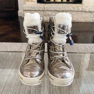 Pajar kids snow boots size 1.5 US